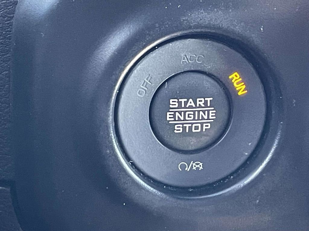 Used 2022 Jeep Wrangler Unlimited Sahara w/ Cold Weather Group AWD/4WD image 35