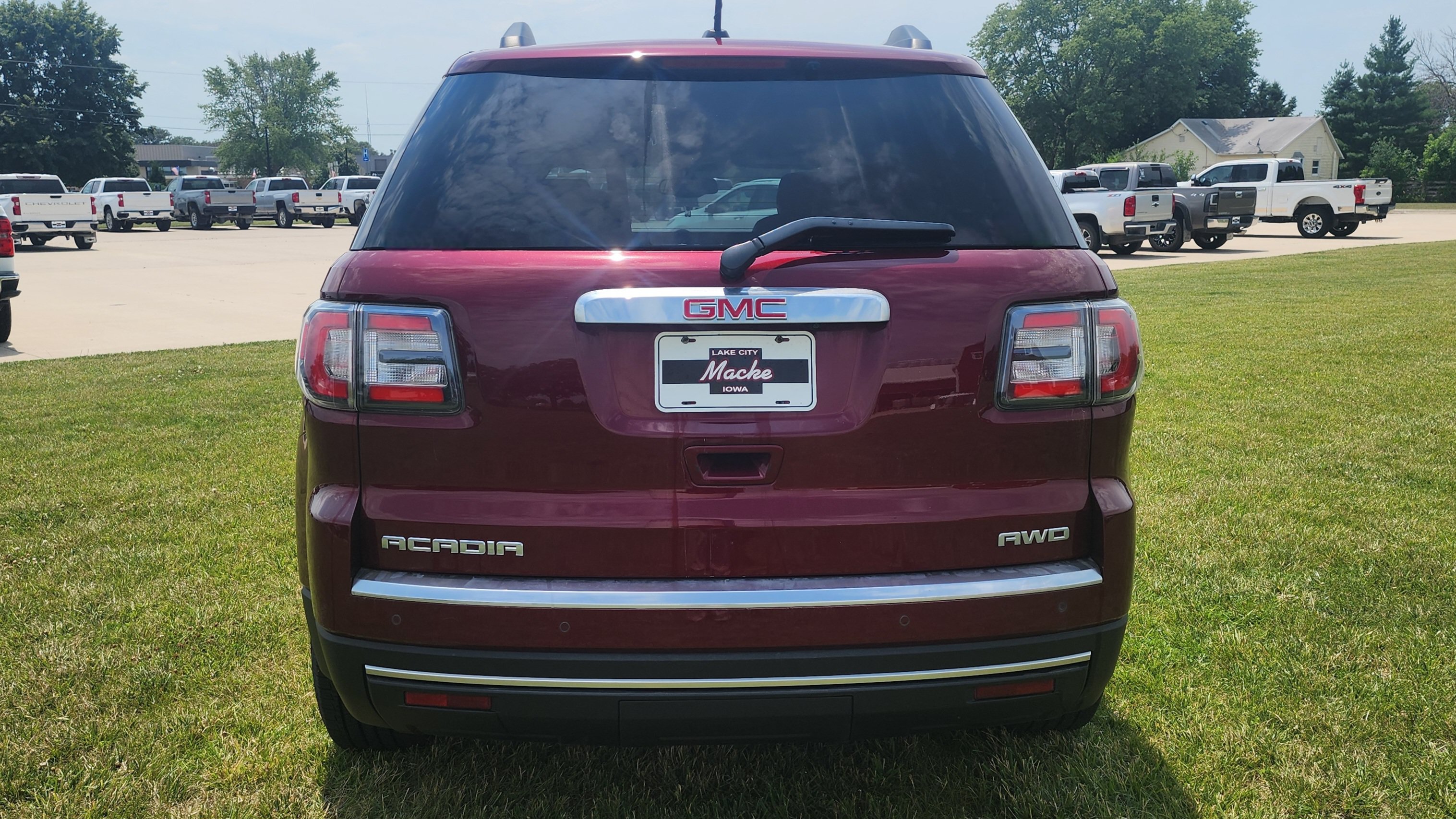 Used 2016 GMC Acadia SLT AWD/4WD image 5