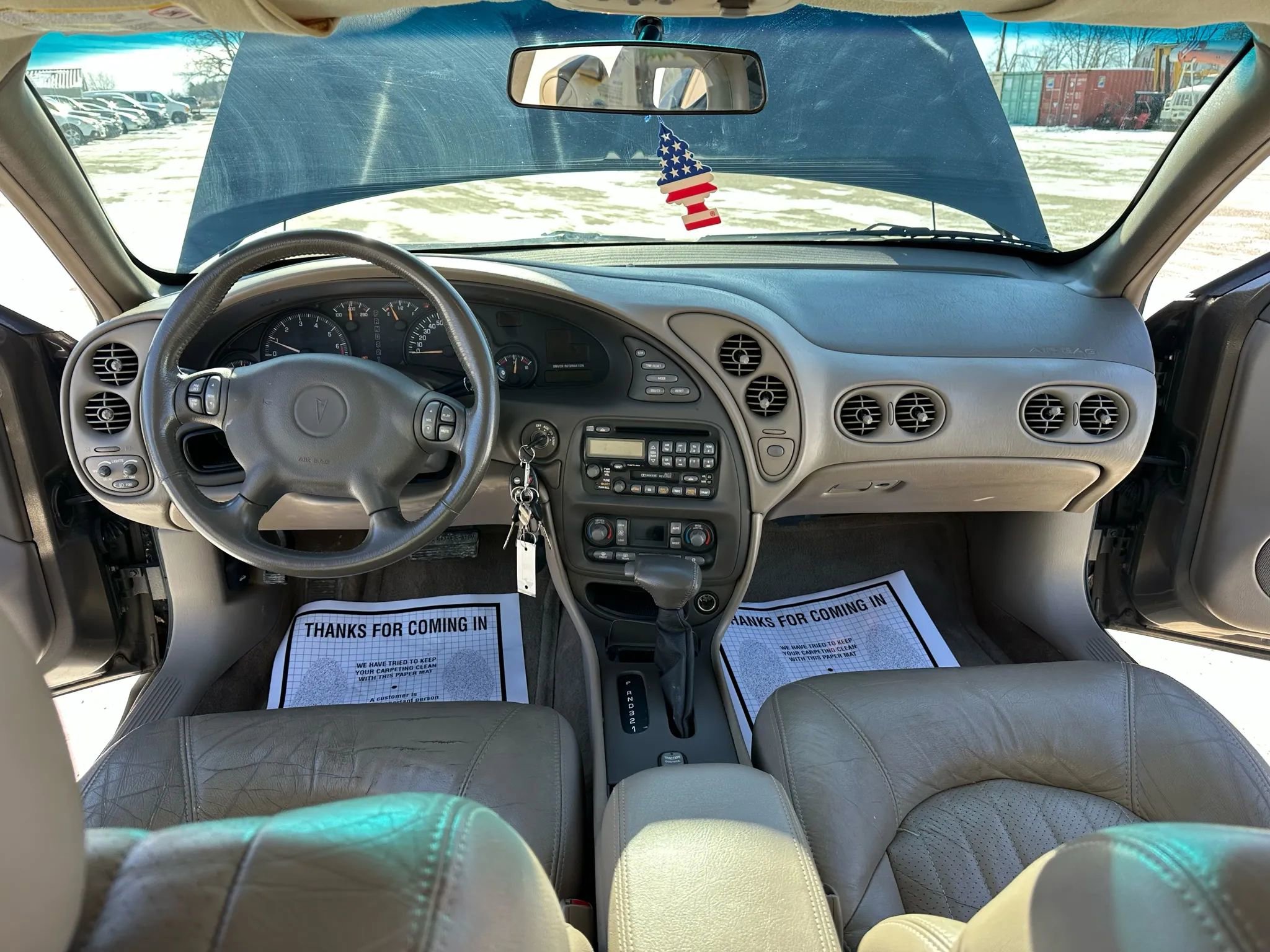 Used 2000 Pontiac Bonneville SLE image 16