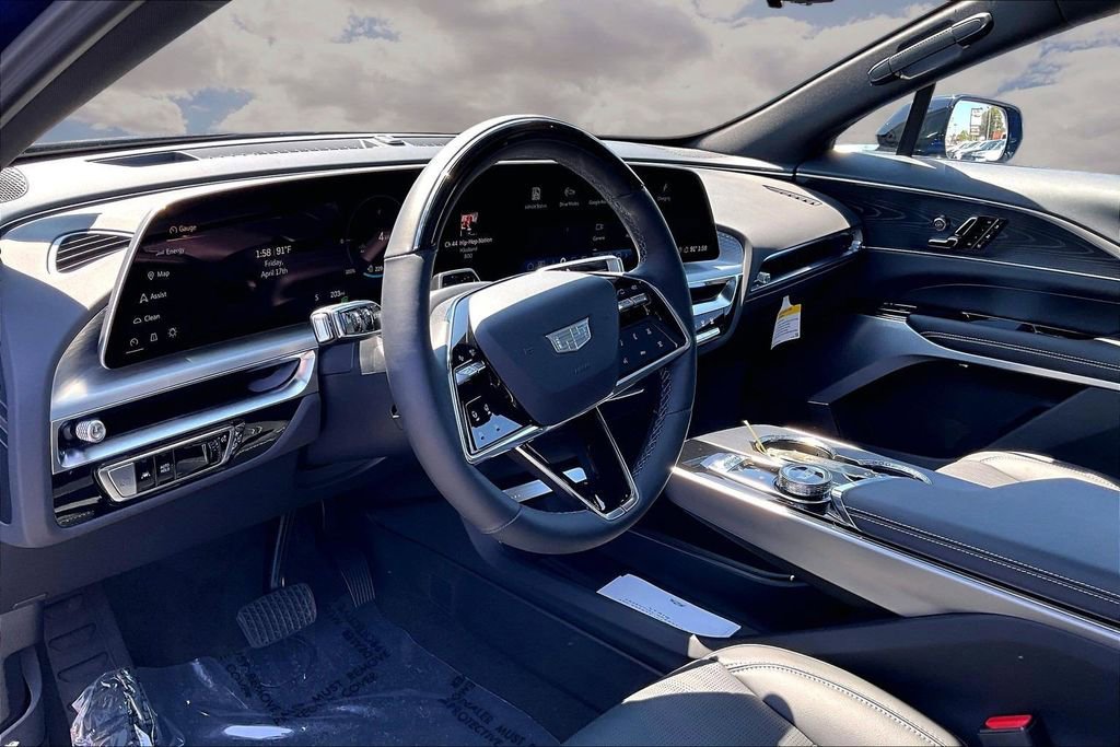 Used 2025 Cadillac Lyriq Sport image 17