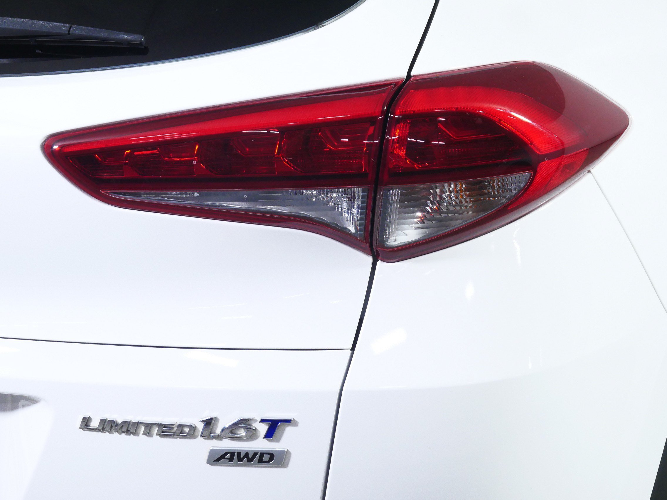 Used 2017 Hyundai Tucson Limited w/ Cargo Package AWD/4WD image 17