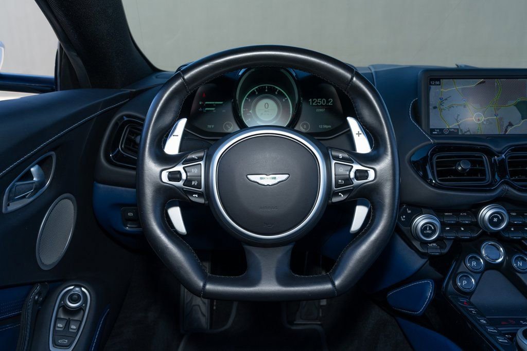 Used 2023 Aston Martin V8 Vantage Roadster RWD image 23