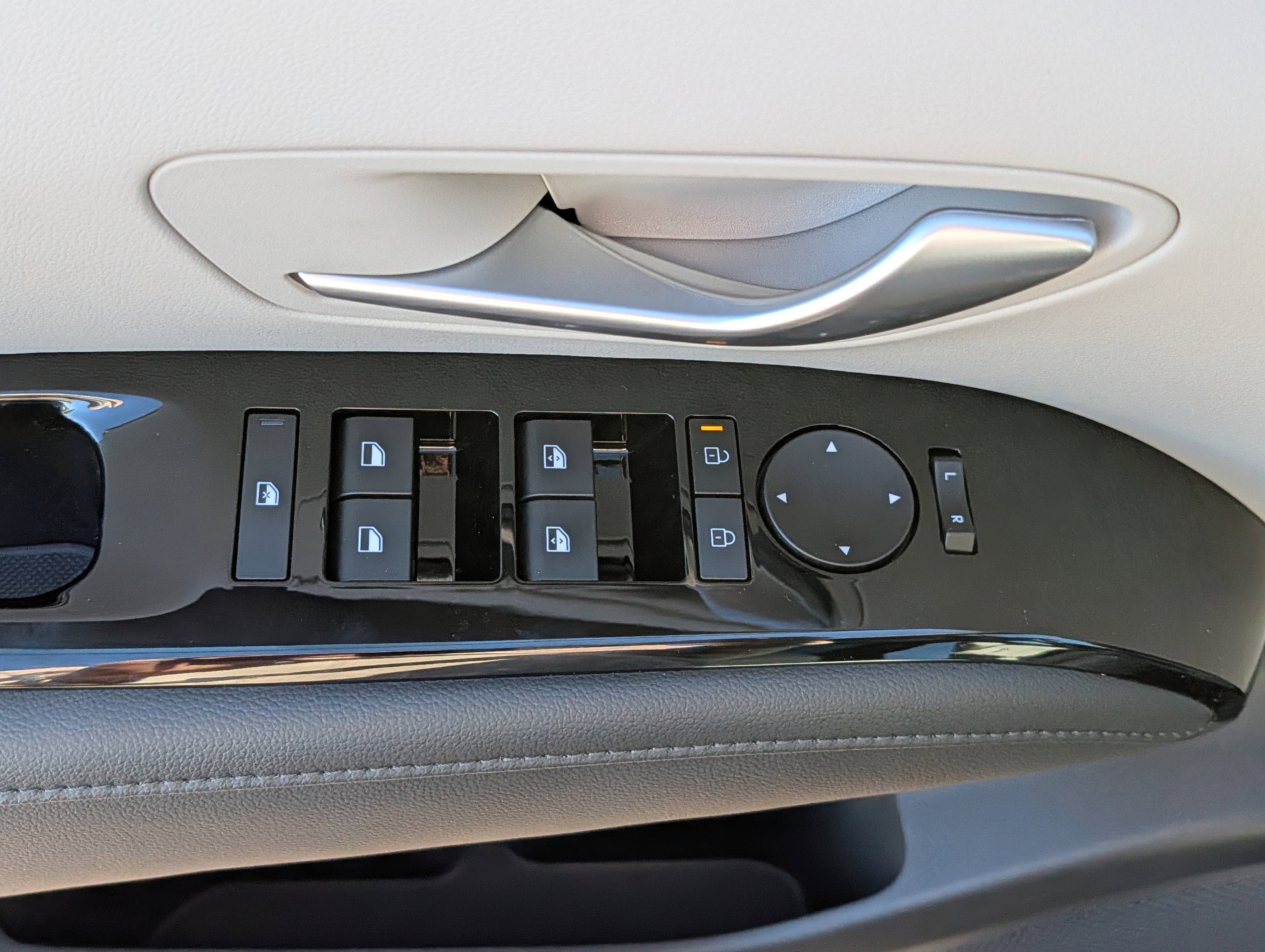 New 2026 Hyundai Tucson Limited image 12