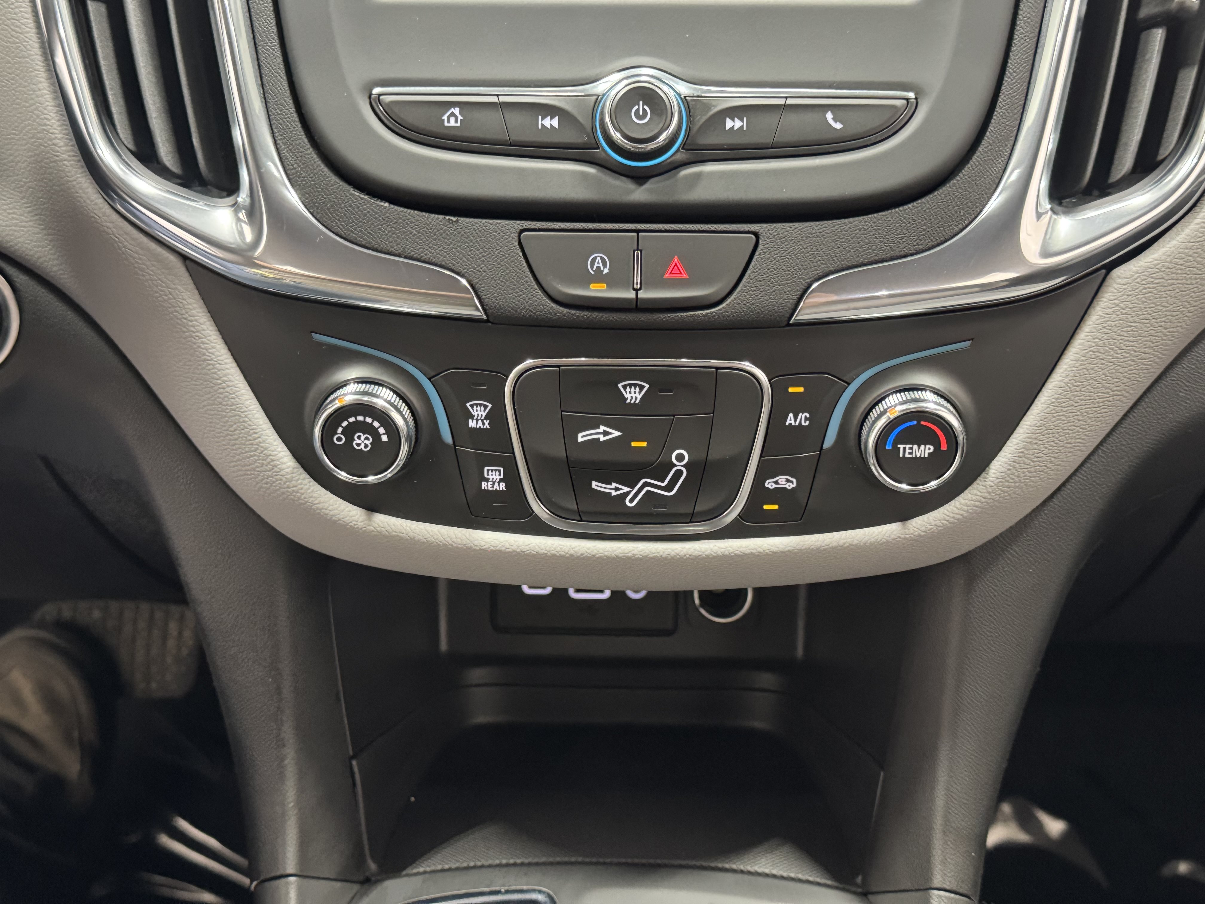 Used 2023 Chevrolet Equinox LT AWD/4WD image 25