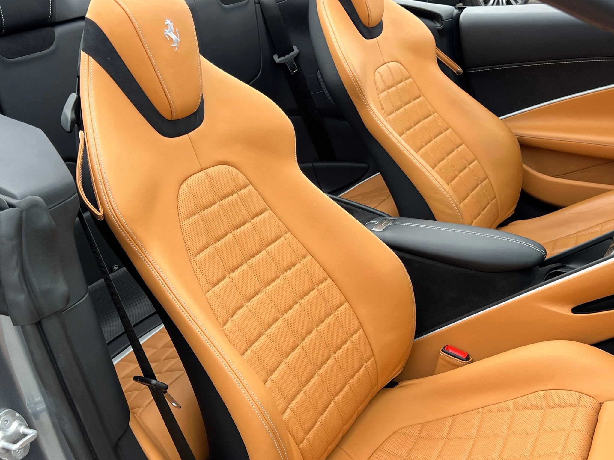 Used 2024 Ferrari Roma Spider RWD image 23