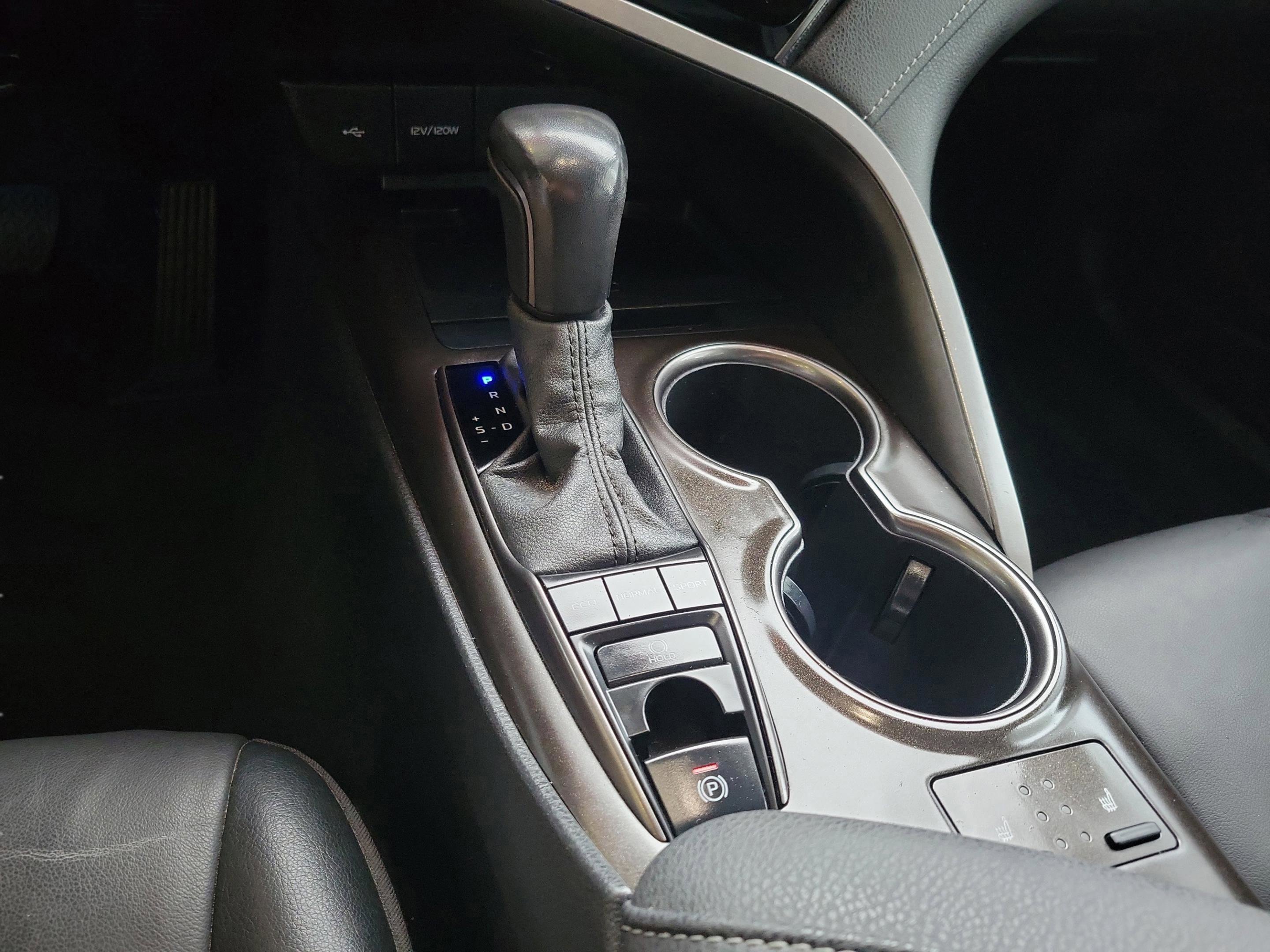 Used 2022 Toyota Camry XSE image 16