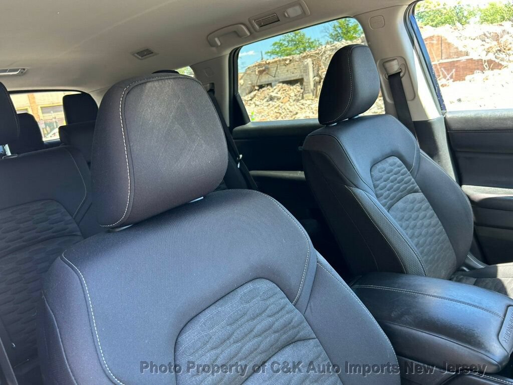 Used 2022 Nissan Pathfinder S AWD/4WD image 34