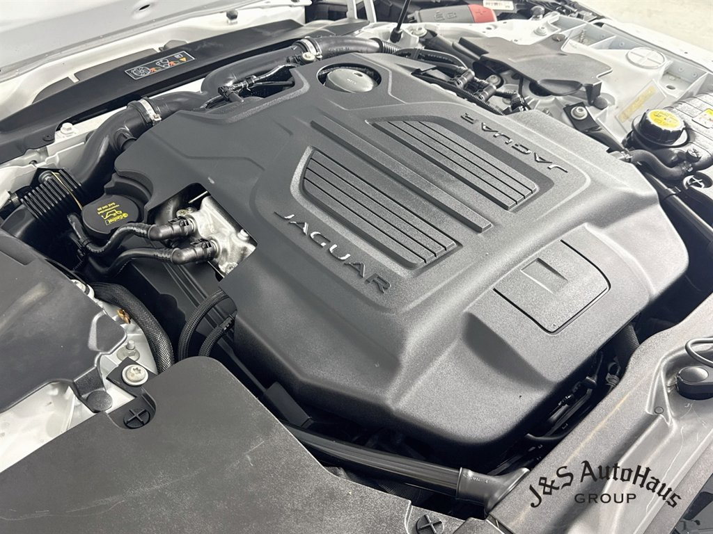 Used 2018 Jaguar F-TYPE 400 Sport AWD/4WD image 38