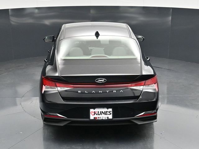 Used 2023 Hyundai Elantra SEL w/ Convenience Package FWD image 49