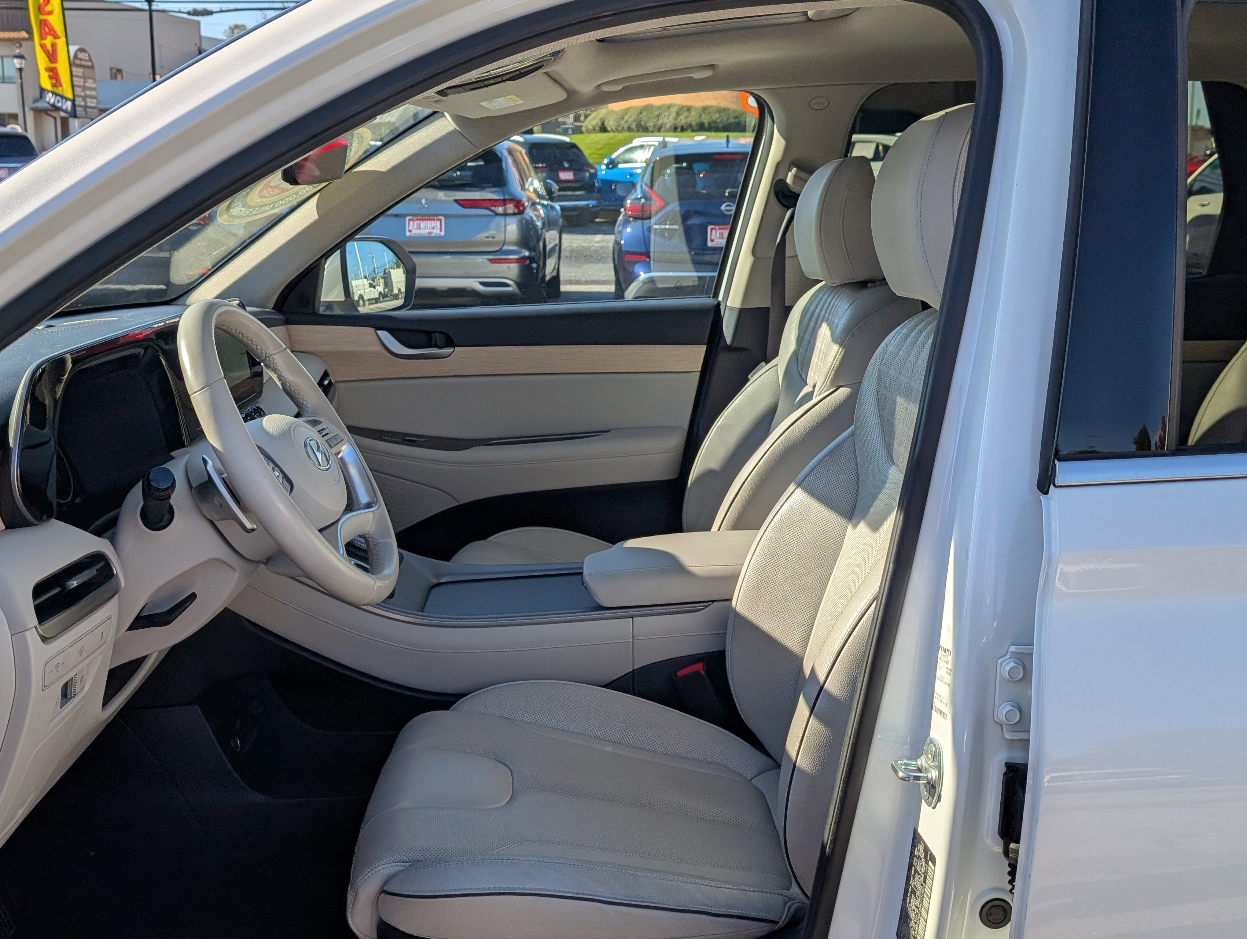 Used 2024 Hyundai Palisade Limited image 17