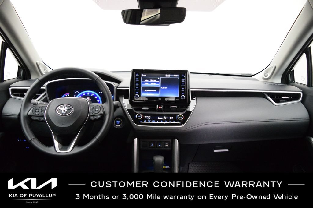 Used 2022 Toyota Corolla Cross XLE w/ Convenience Package AWD/4WD image 17