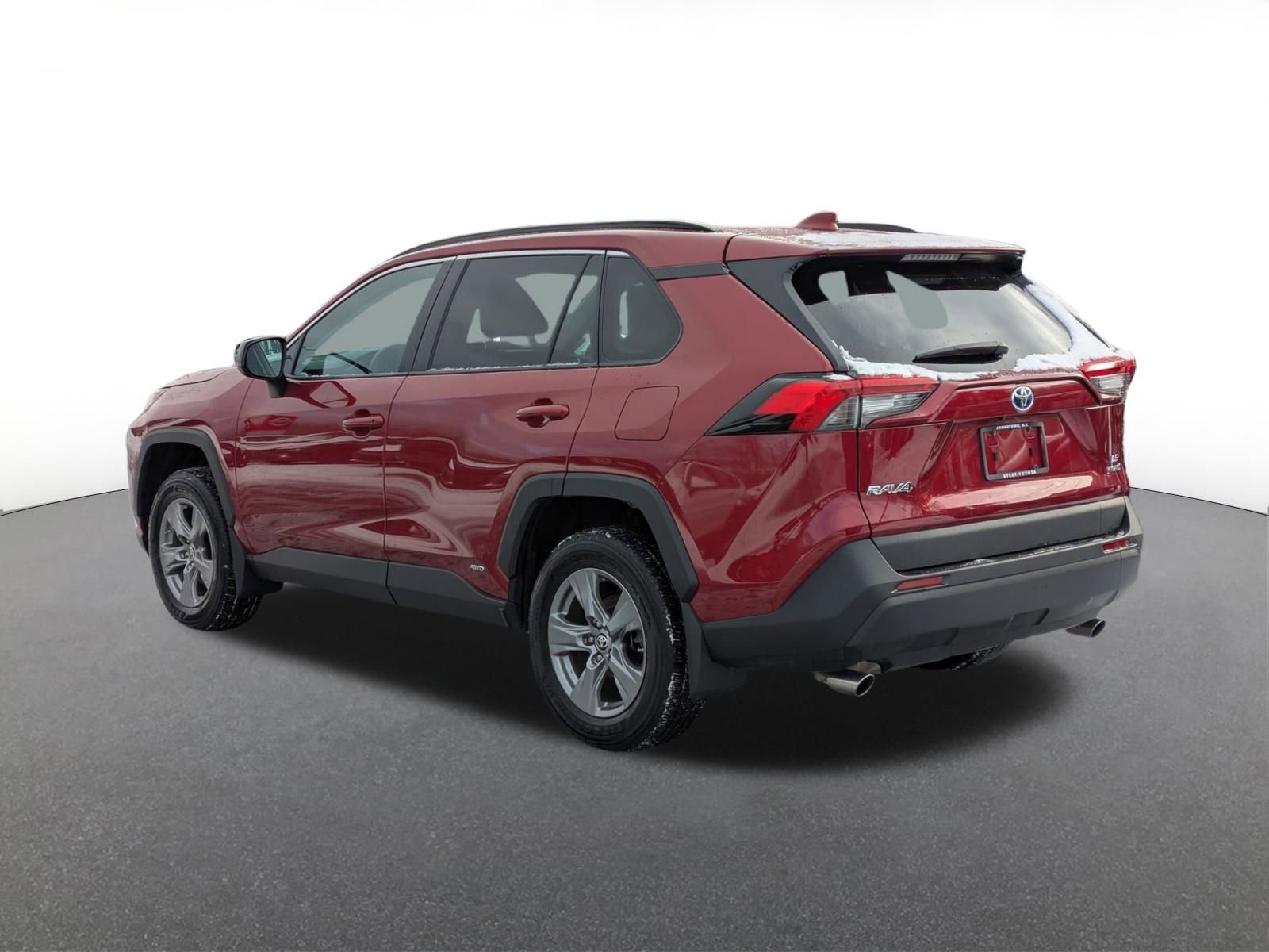 Used 2024 Toyota RAV4 LE image 4