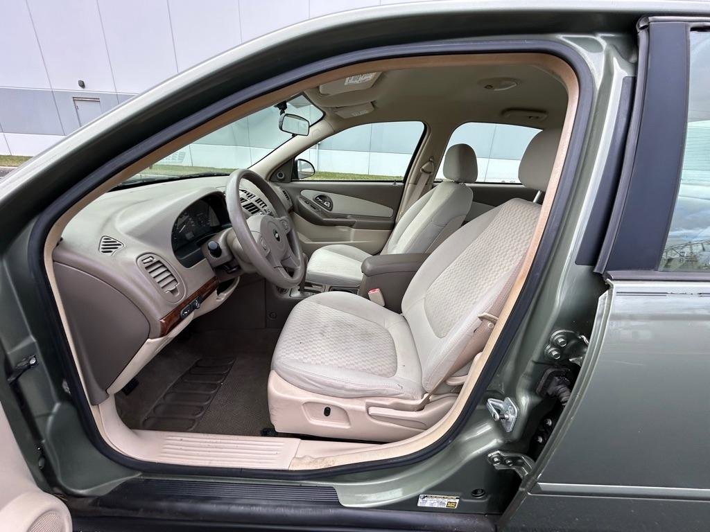Used 2005 Chevrolet Malibu w/ Preferred Equipment Group image 24