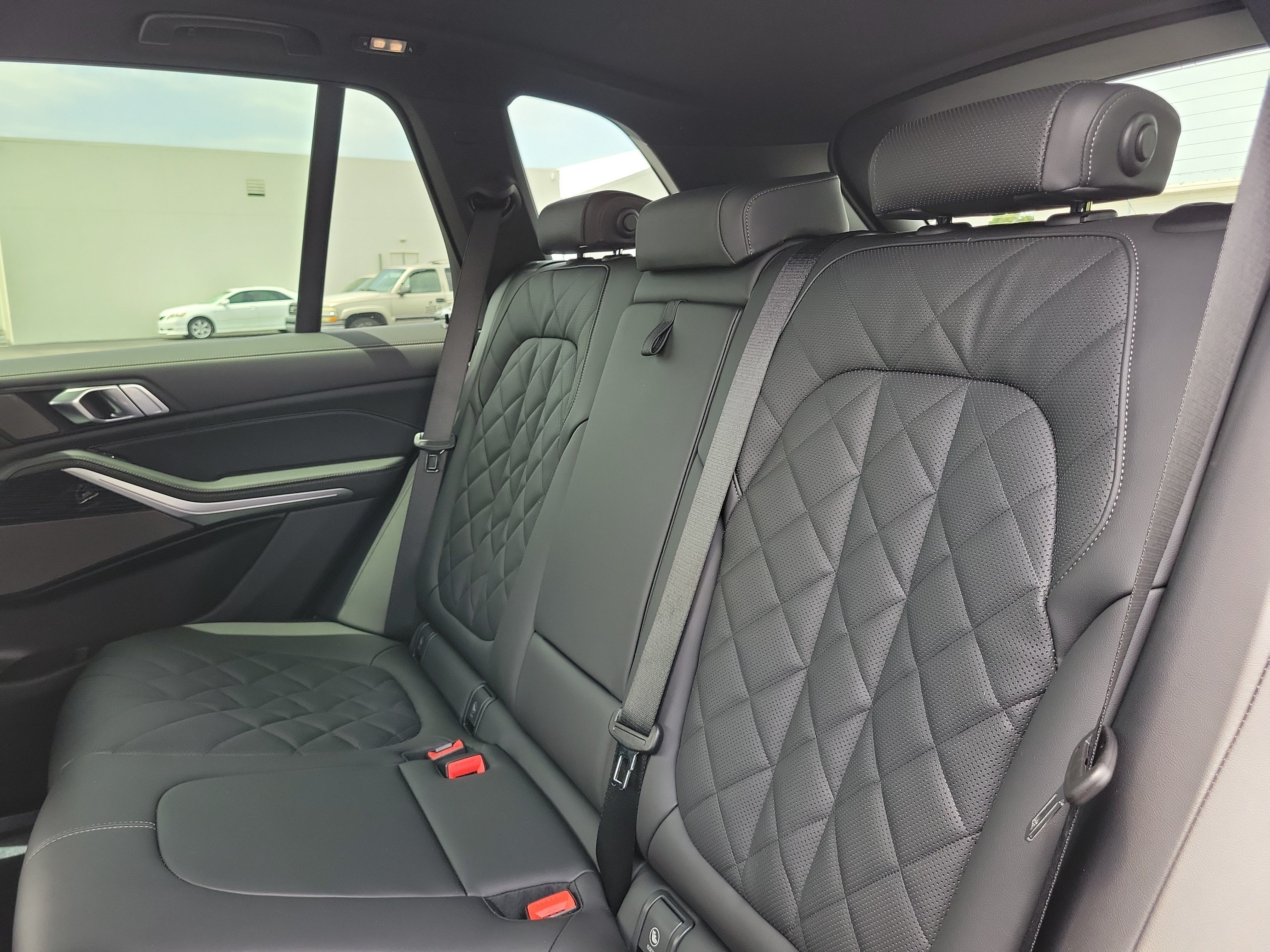 New 2026 BMW X5 xDrive40i w/ M Sport Package AWD/4WD image 8