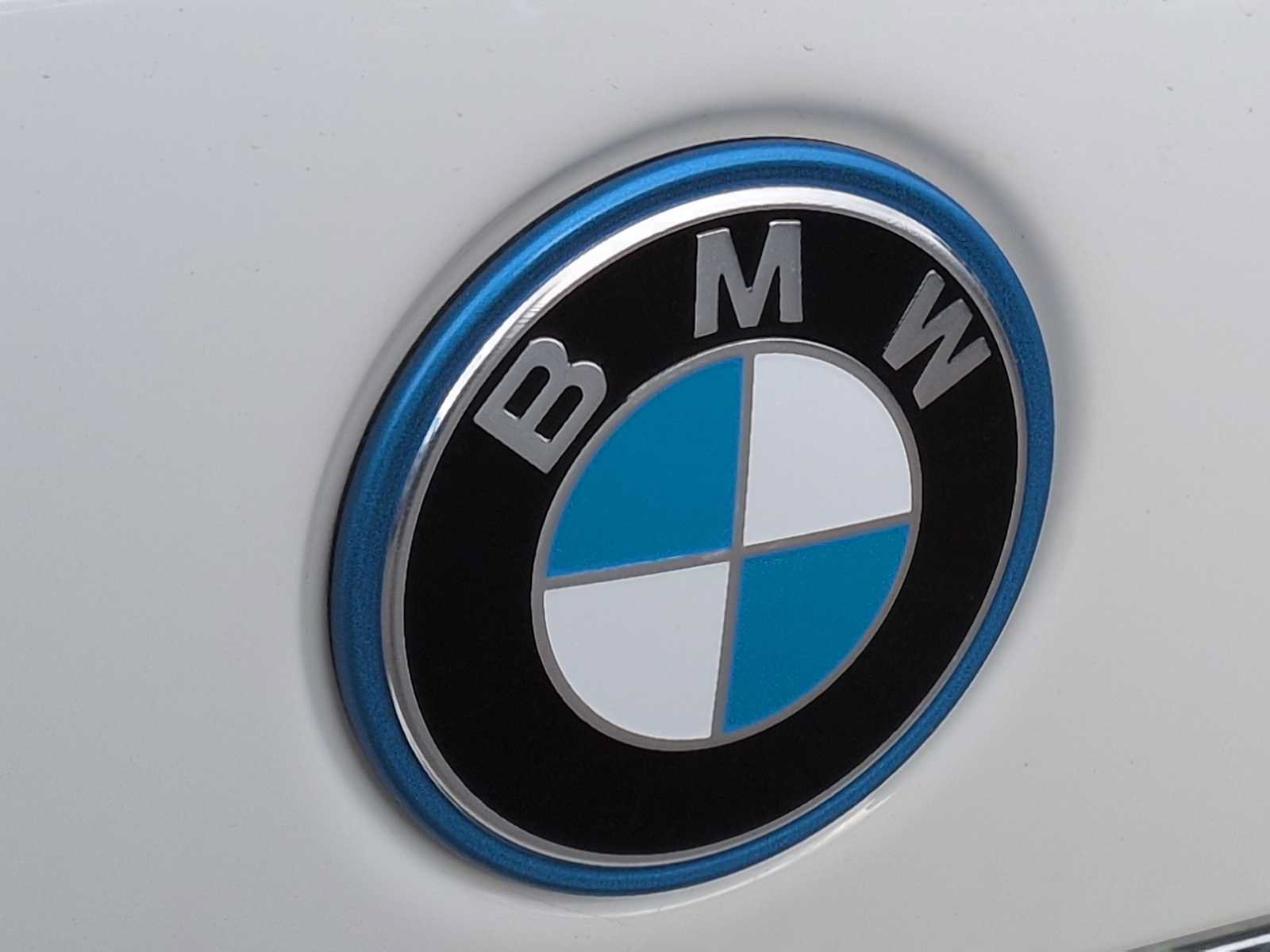 Used 2026 BMW X5 xDrive50e w/ M Sport Package AWD/4WD image 12