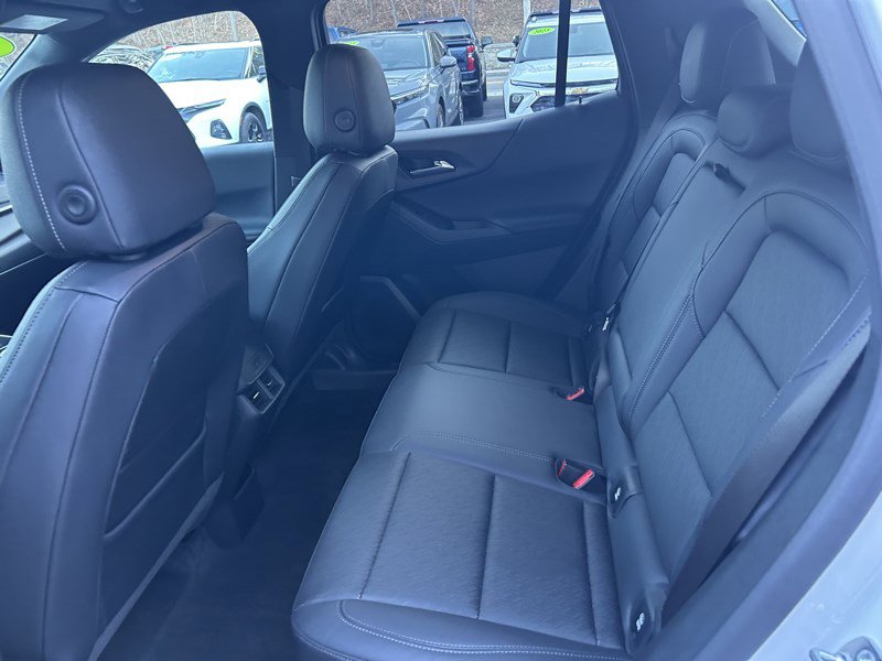 Used 2025 Chevrolet Equinox LT w/ Convenience Package II image 28