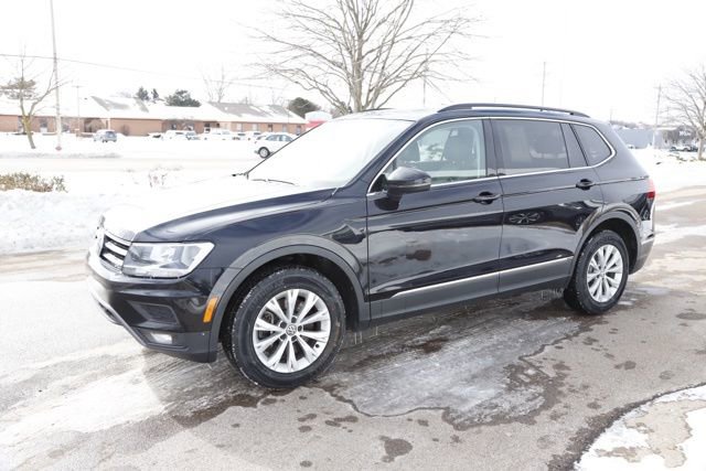 Used 2018 Volkswagen Tiguan SE w/ Panoramic Sunroof Package image 10