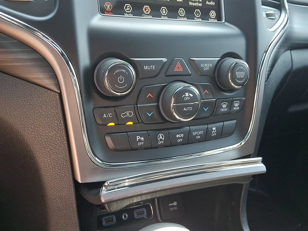 Used 2019 Jeep Grand Cherokee Laredo AWD/4WD image 16