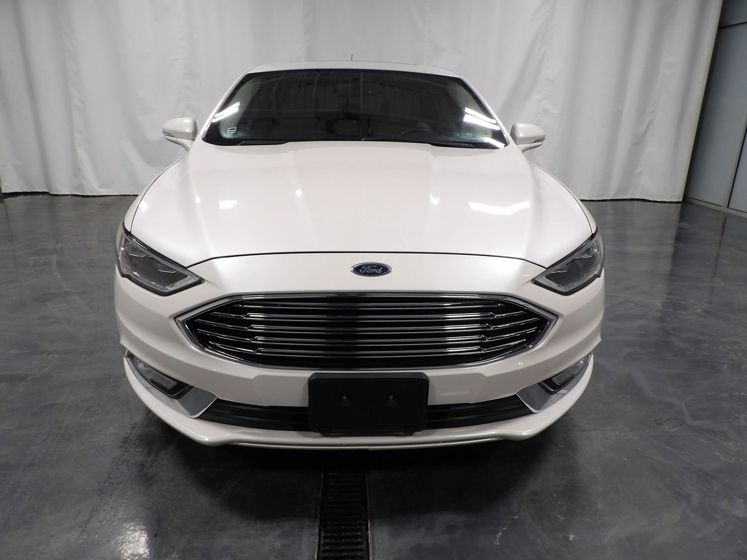 Used 2018 Ford Fusion Titanium AWD/4WD image 3