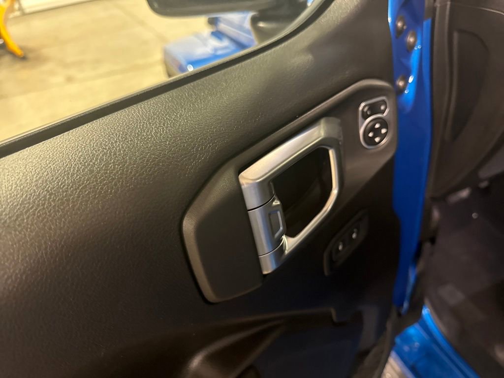 Used 2023 Jeep Gladiator Sport image 13