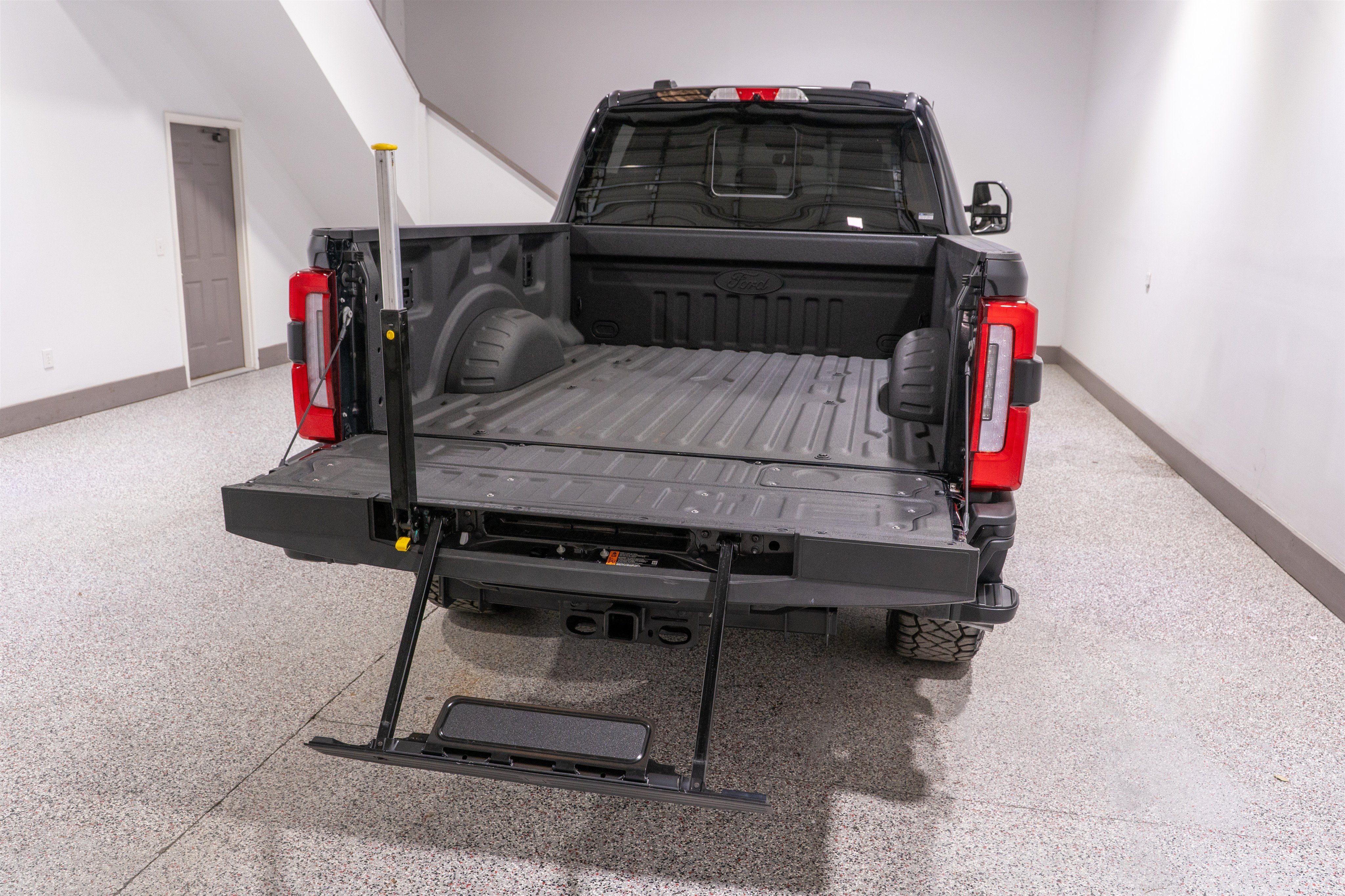 Used 2026 Ford F250 Platinum w/ Platinum Plus Package AWD/4WD image 11