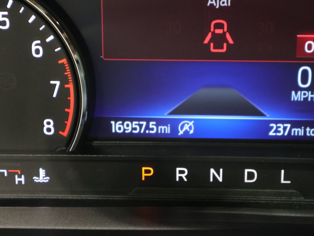 Used 2024 Ford Explorer XLT AWD/4WD image 35