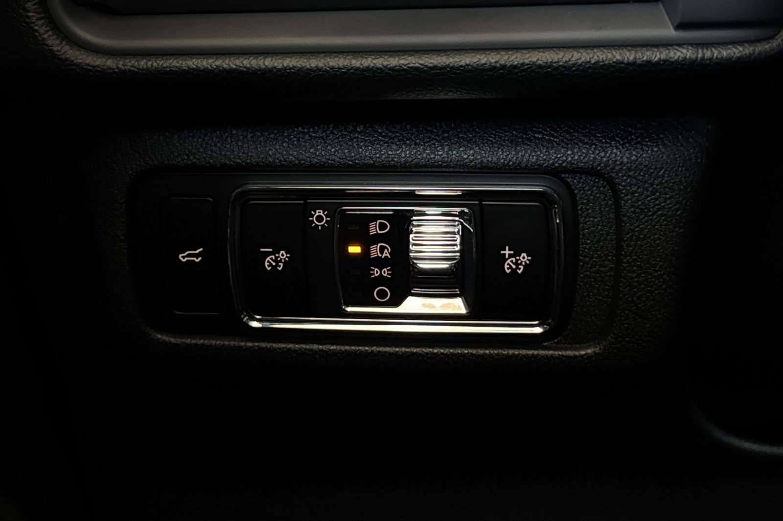 New 2025 Lincoln Corsair Reserve w/ Equipment Group 202A image 27