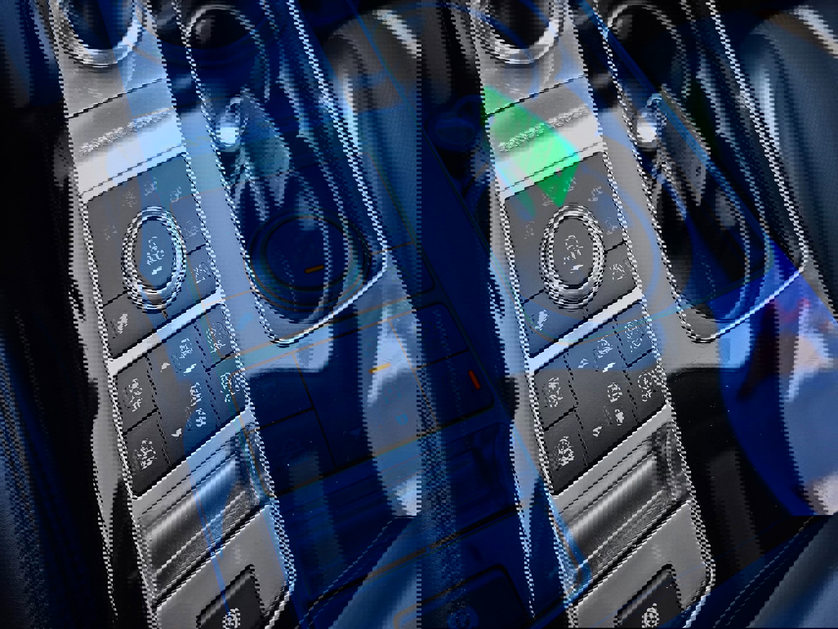 Used 2016 Land Rover Range Rover HSE image 38