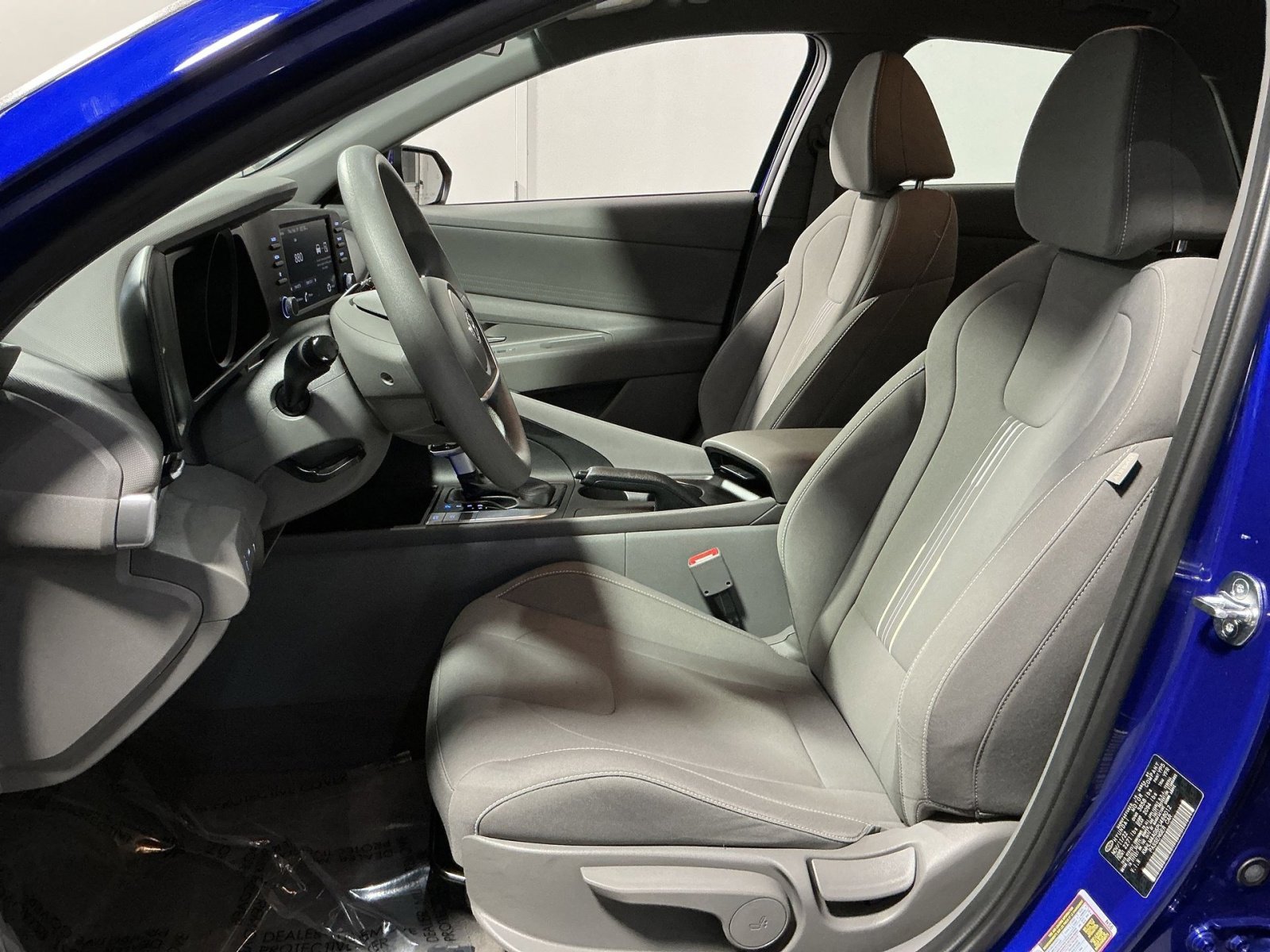 Used 2023 Hyundai Elantra SEL image 21