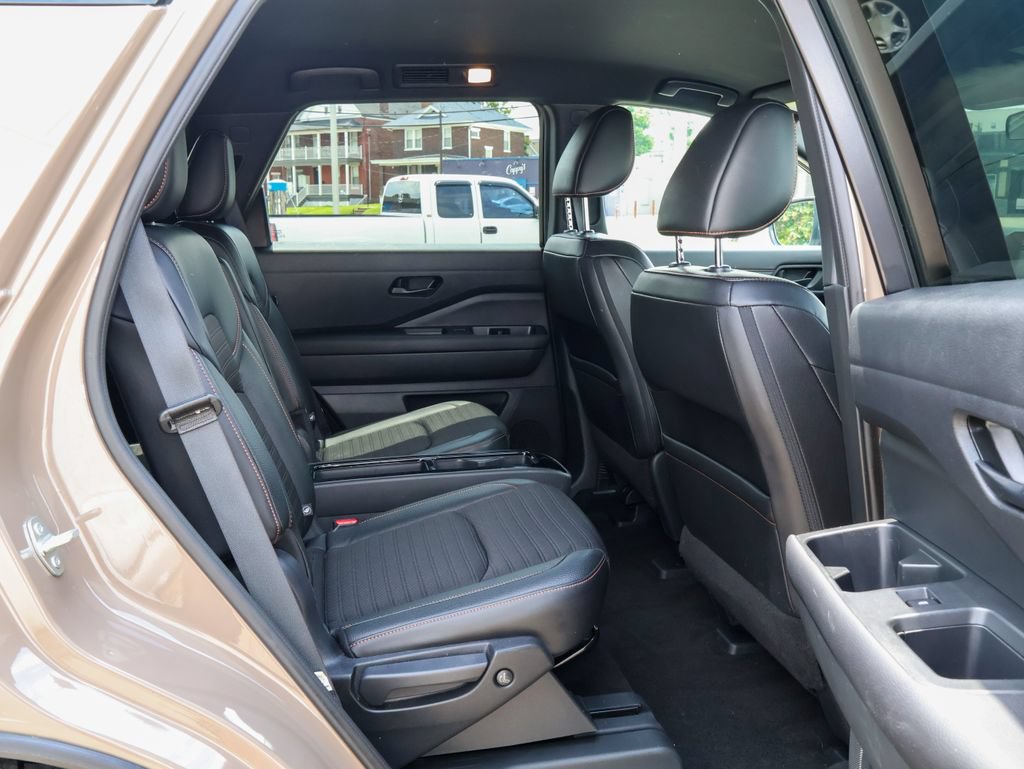 Used 2023 Nissan Pathfinder Rock Creek AWD/4WD image 28