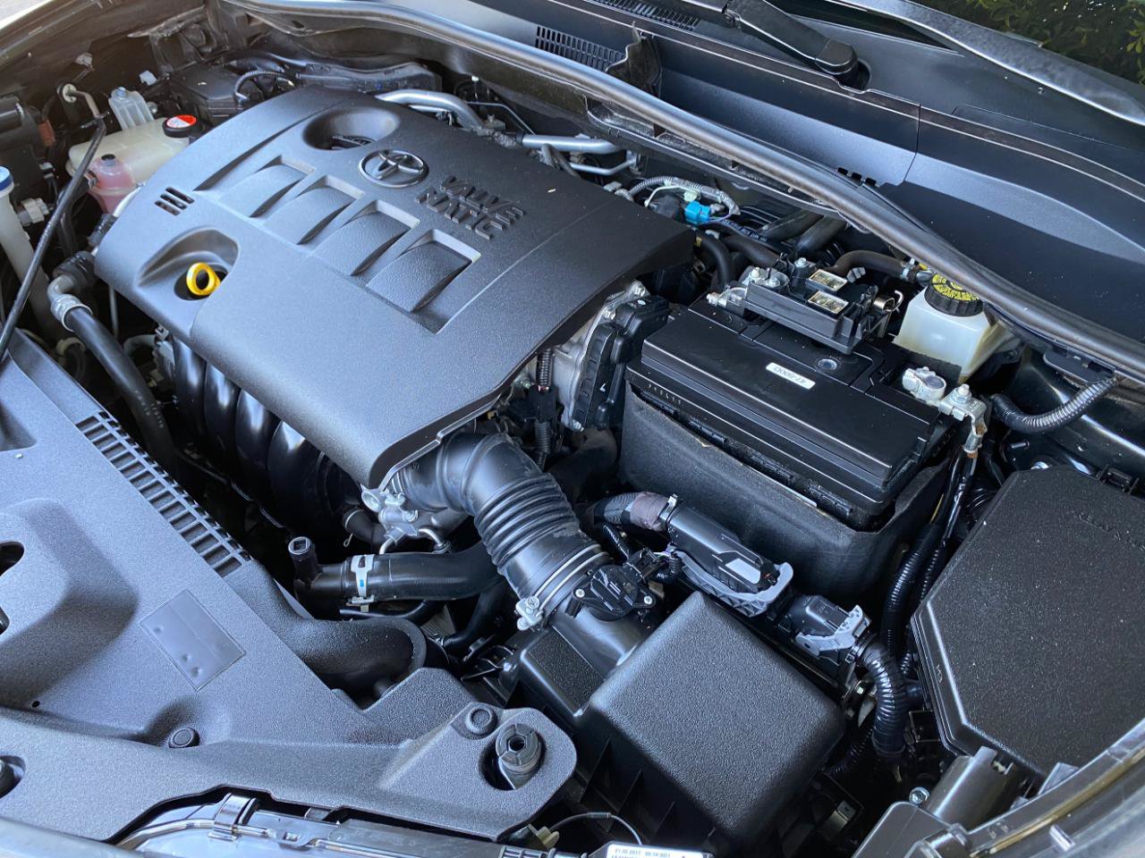 Used 2018 Toyota C-HR XLE FWD image 19