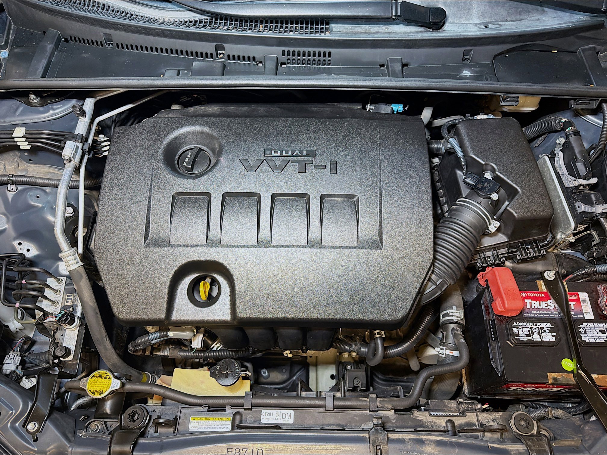 Used 2014 Toyota Corolla LE image 30