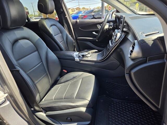 Used 2016 Mercedes-Benz GLC 300 w/ Sport Package image 21