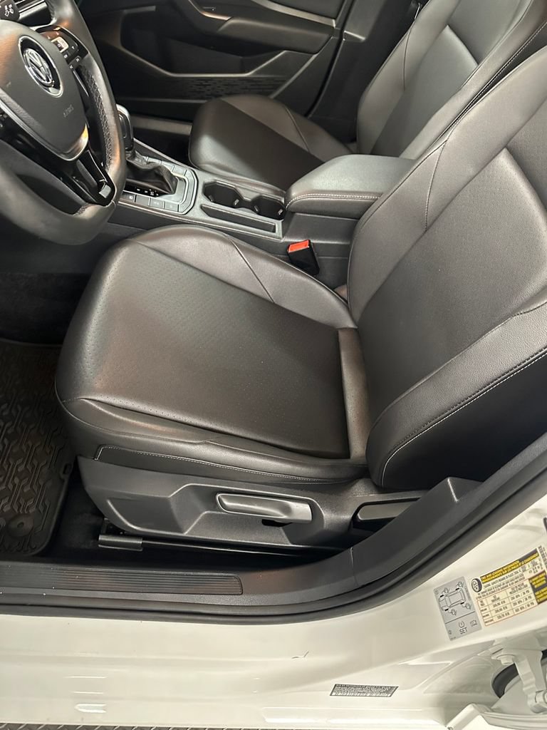Used 2020 Volkswagen Jetta SE FWD image 14