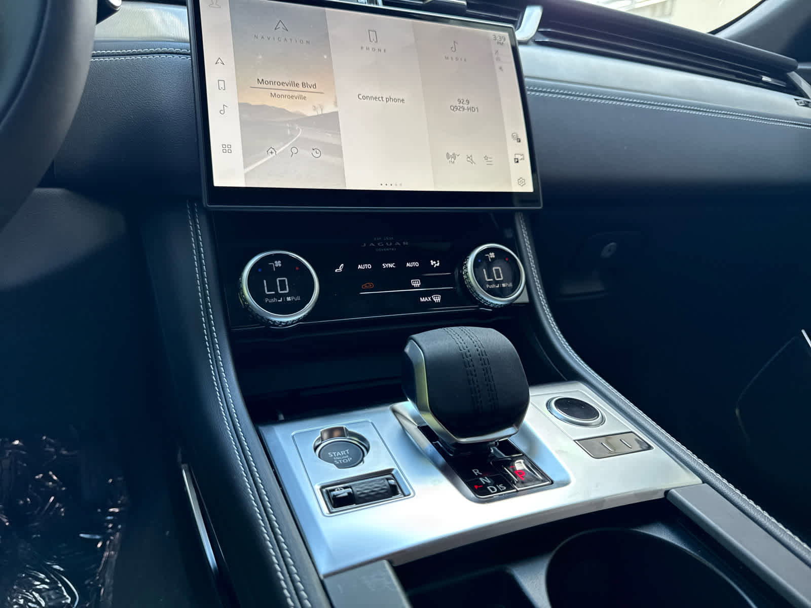 New 2026 Jaguar F-PACE R-Dynamic S image 11