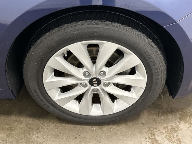 Used 2018 Kia Optima LX w/ 17" Alloy Wheels Package image 5