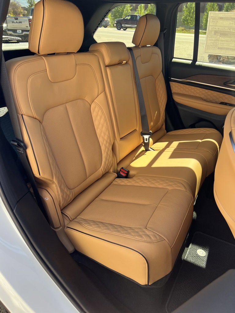 New 2025 Jeep Grand Cherokee Summit w/ Adv Protech Group IV image 15