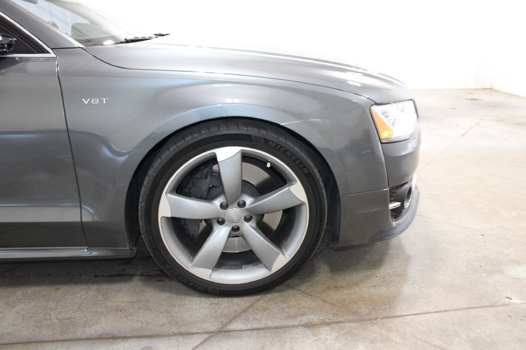 Used 2015 Audi S8 w/ S8 Driver Assistance Package AWD/4WD image 18