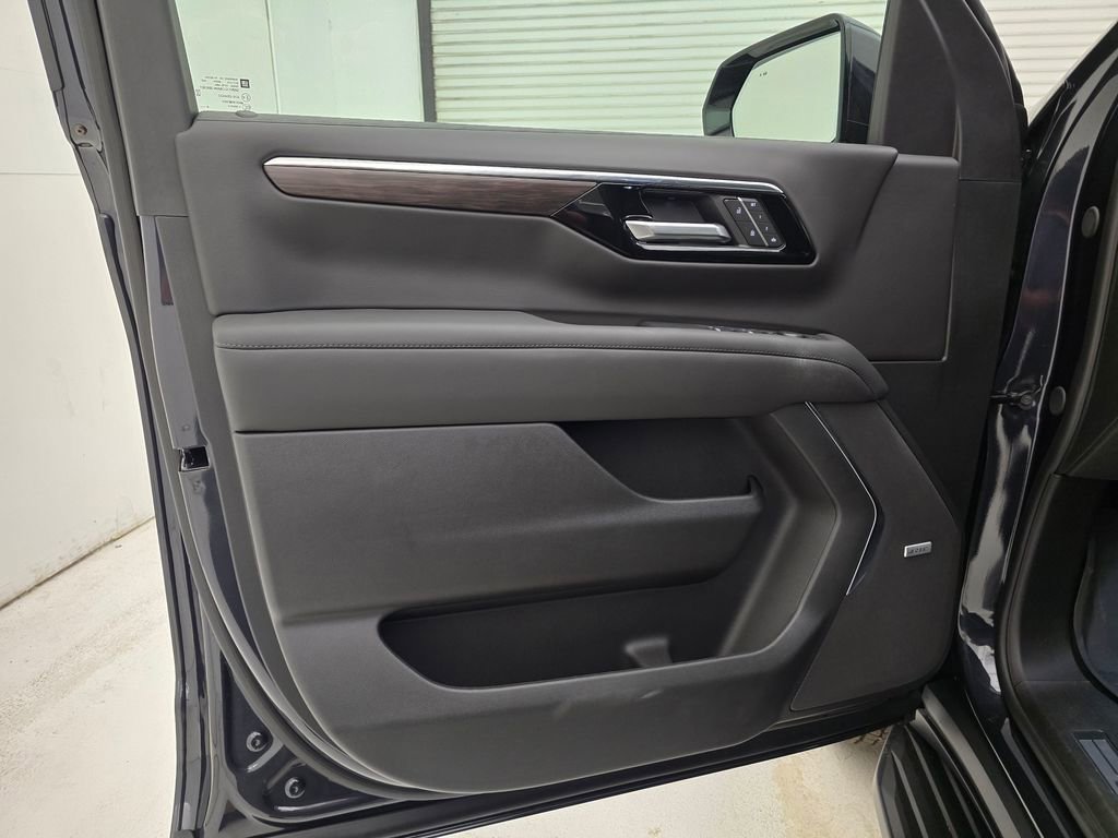 New 2026 Chevrolet Suburban LT w/ Comfort Package image 47