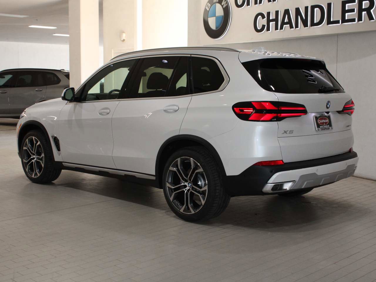 Certified 2026 BMW X5 sDrive40i w/ Climate Comfort Package RWD image 5