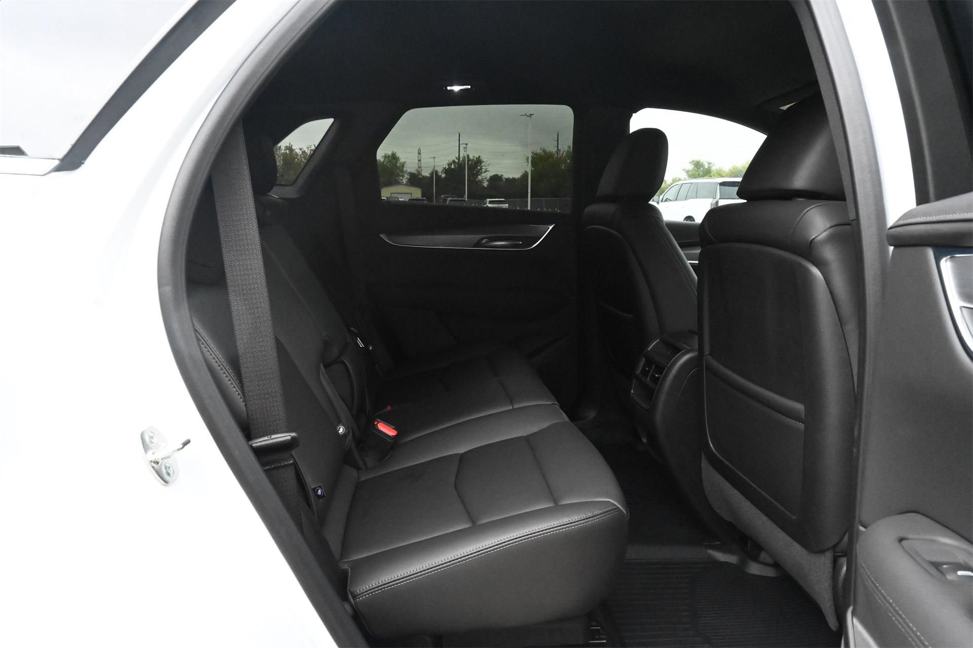 New 2026 Cadillac XT5 Luxury w/ LPO, Floor Liner Package image 24