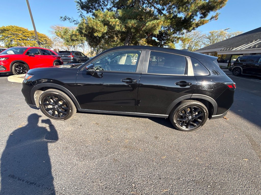 Used 2025 Honda HR-V Sport image 9
