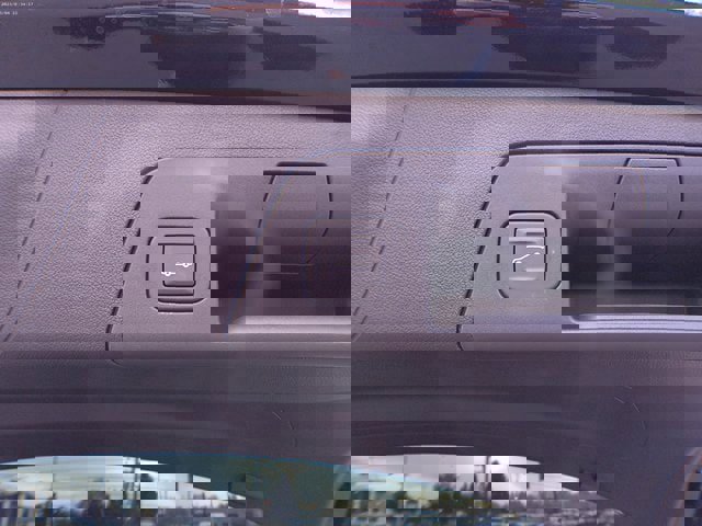 New 2025 Buick Envision Sport Touring image 8