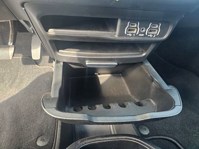 Used 2025 Chrysler Pacifica Select image 19