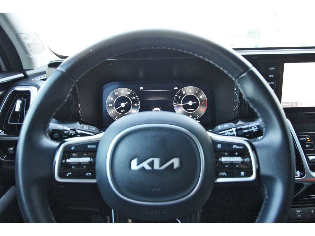 Used 2023 Kia Sorento SX AWD/4WD image 14