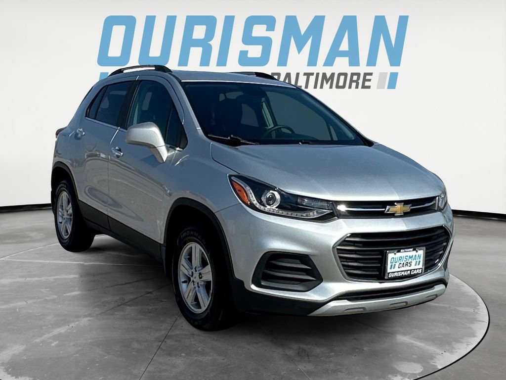 Used 2020 Chevrolet Trax LT w/ LT Convenience Package image 1