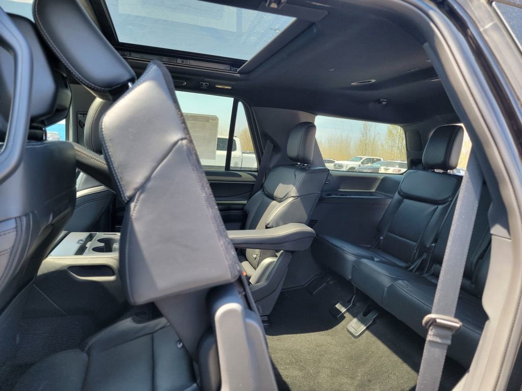 New 2026 Ford Expedition Platinum w/ Stealth Performance Package AWD/4WD image 35