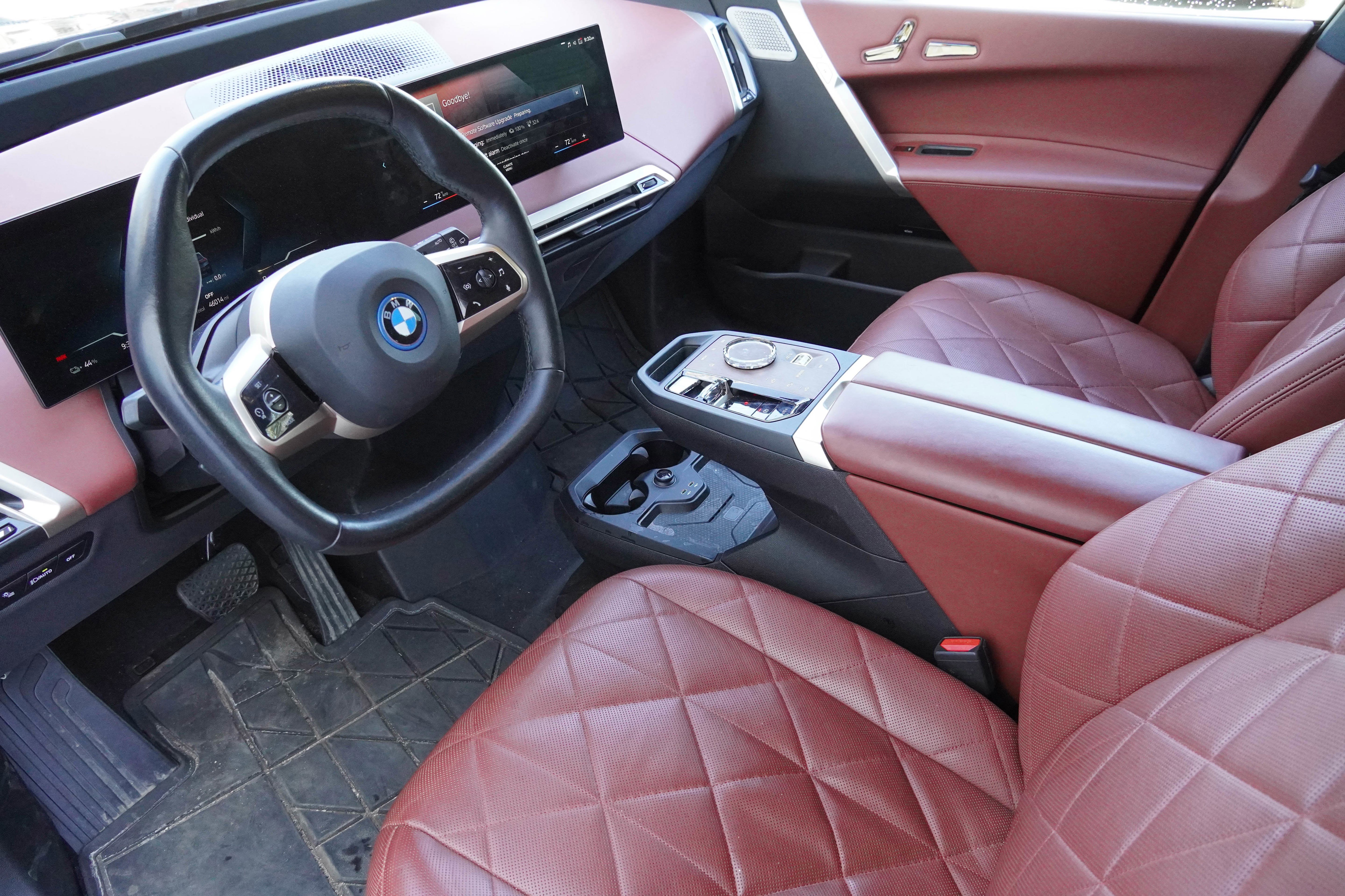 Certified 2023 BMW iX M60 w/ Executive Package AWD/4WD image 9