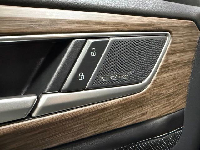 Used 2024 Volkswagen Atlas SEL Premium R-Line image 24