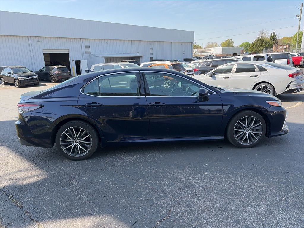Used 2022 Toyota Camry XLE image 8